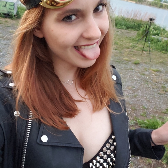 Meet your Posher, Genevieve - Picture 5 of 6